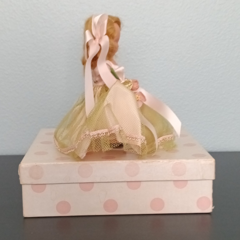 Nancy Ann Storybook Doll #90 Seasons Series Spring w/Box, Tag & more - Picture 5 of 17
